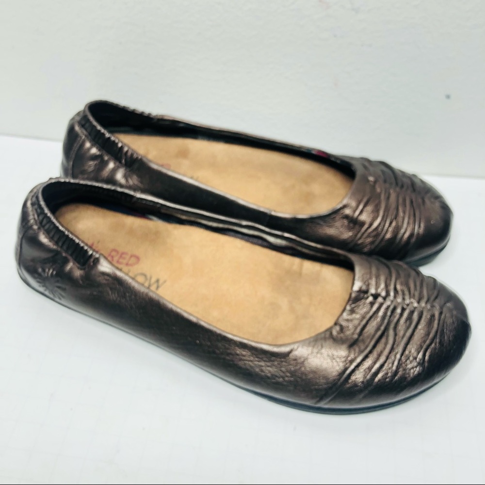 Red Willow by Taos footwear flats size 6 bronze metallic brown